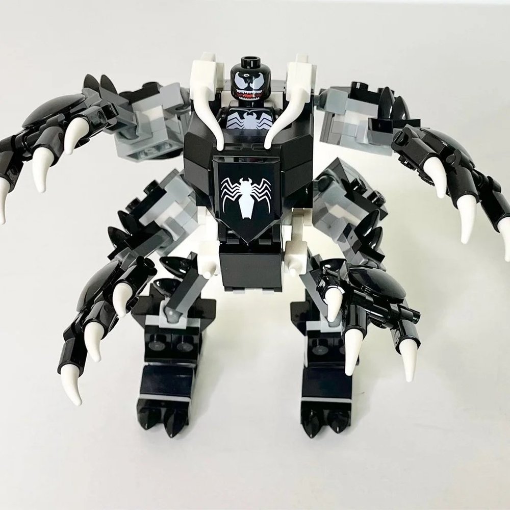 Lego Spider-Man Spiderjet vs. Venom Mech 76150